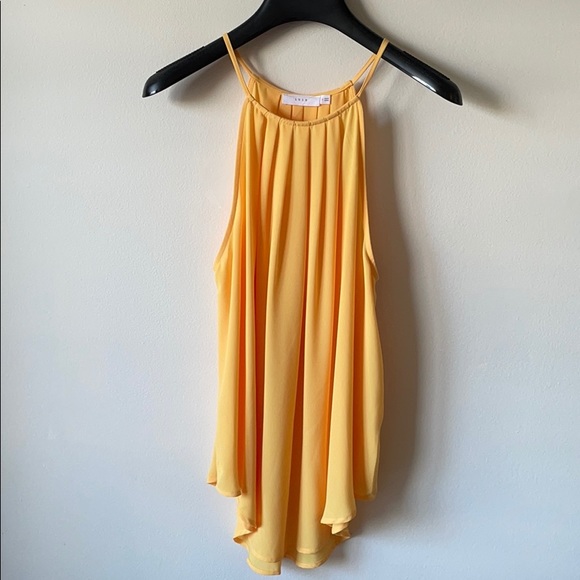 Lush Pleated Sleeveless Halter Top - Picture 2 of 5